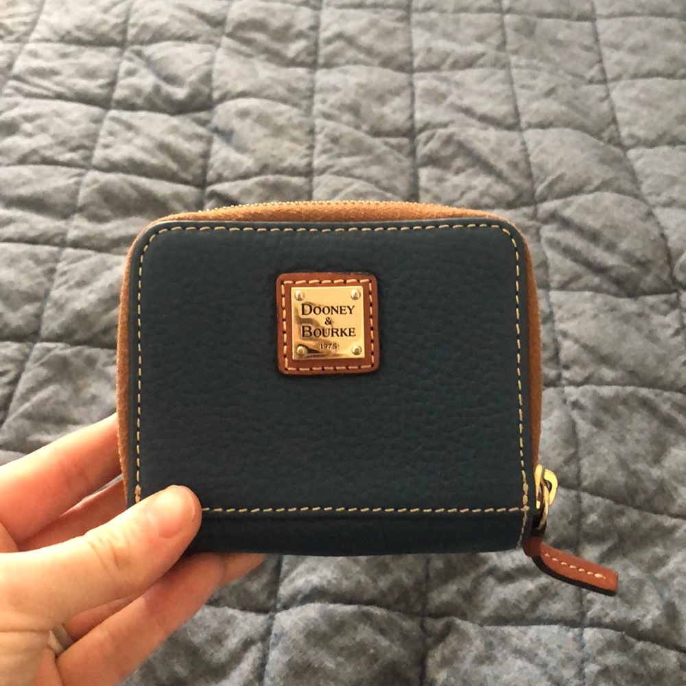 Dooney & Bourke wallet